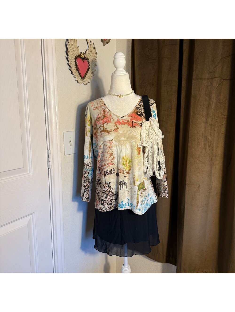 Chico's Y2K Love Peace Happiness Distressed Graphic V-Neck Top Size L 2000s